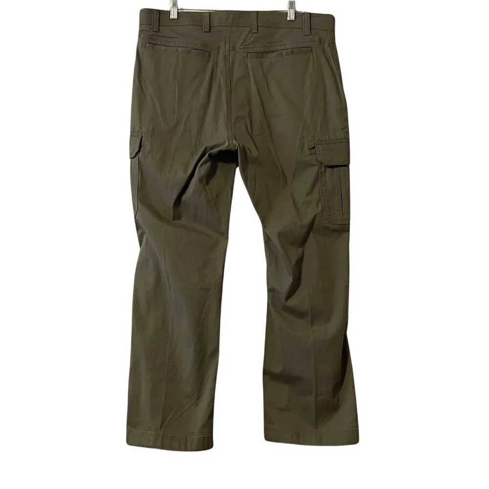 NWT Roundtree & Yorke Classic Fit Cargo Pants Sz. 38 x 30